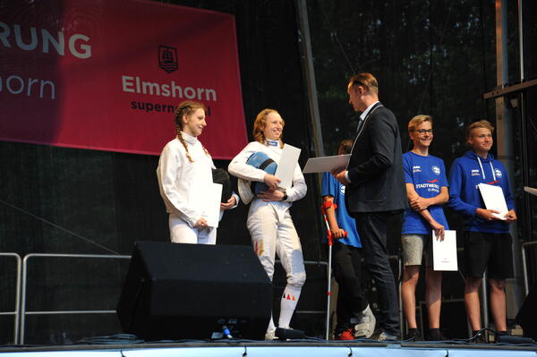 Zu sehen ist die Sportlerehrung für die Jahre 2019, 2020 und 2021 der Stadt Elmshorn.