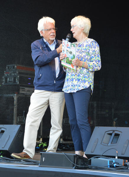 Bild vergr&ouml;&szlig;ern: Die Konzertb&uuml;hne des plattdeutschen Festivals.