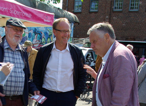 Mobilitätstag 2019 - Herr Lindemann vom Seniorenrat im Gespräch mit Herrn Hatje (Bürgermeister) und Herrn Hahn (Bürgervorsteher)