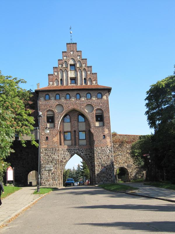 Das historische Tor ist ein Mauertor der Stadtbefestigung im polnischen Stargard.