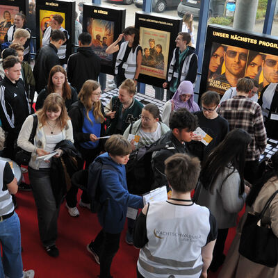 220 Sch&uuml;lerinnen und Sch&uuml;ler waren bei der Nachtschw&auml;rmer JobTour am Start. 