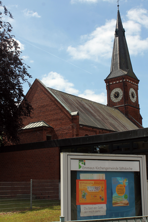 Bild vergr&ouml;&szlig;ern: R&uuml;ckw&auml;rtige Ansicht der Stiftskirche in Elmshorn.