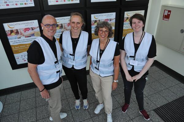 Bild vergr&ouml;&szlig;ern: Das Orga-Team der Nachtschw&auml;rmer JobTour